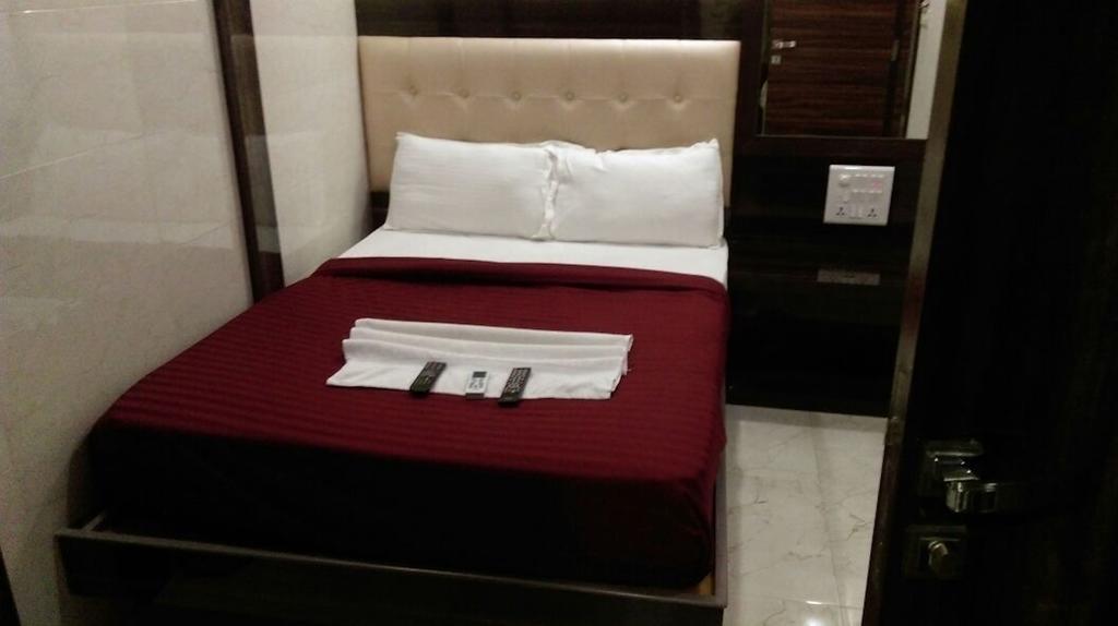 Hotel Palace Residency مومباي المظهر الخارجي الصورة
